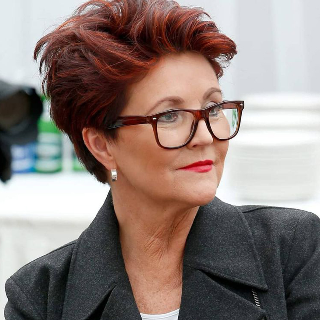 Jolanta Kwaśniewska przyszła do fundacji w takiej sukience. Wzór odejmuje lat